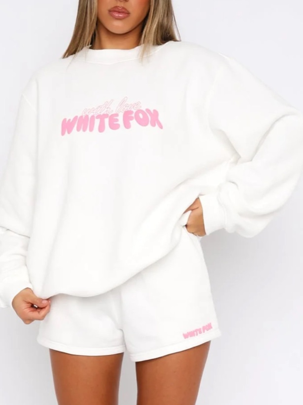 White Fox Women’s With Love Forever
Oversize White Sweatshirt L XL Pink Hibiscus